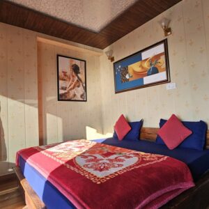 Deluxe Room – Highlanders, Suwakholi